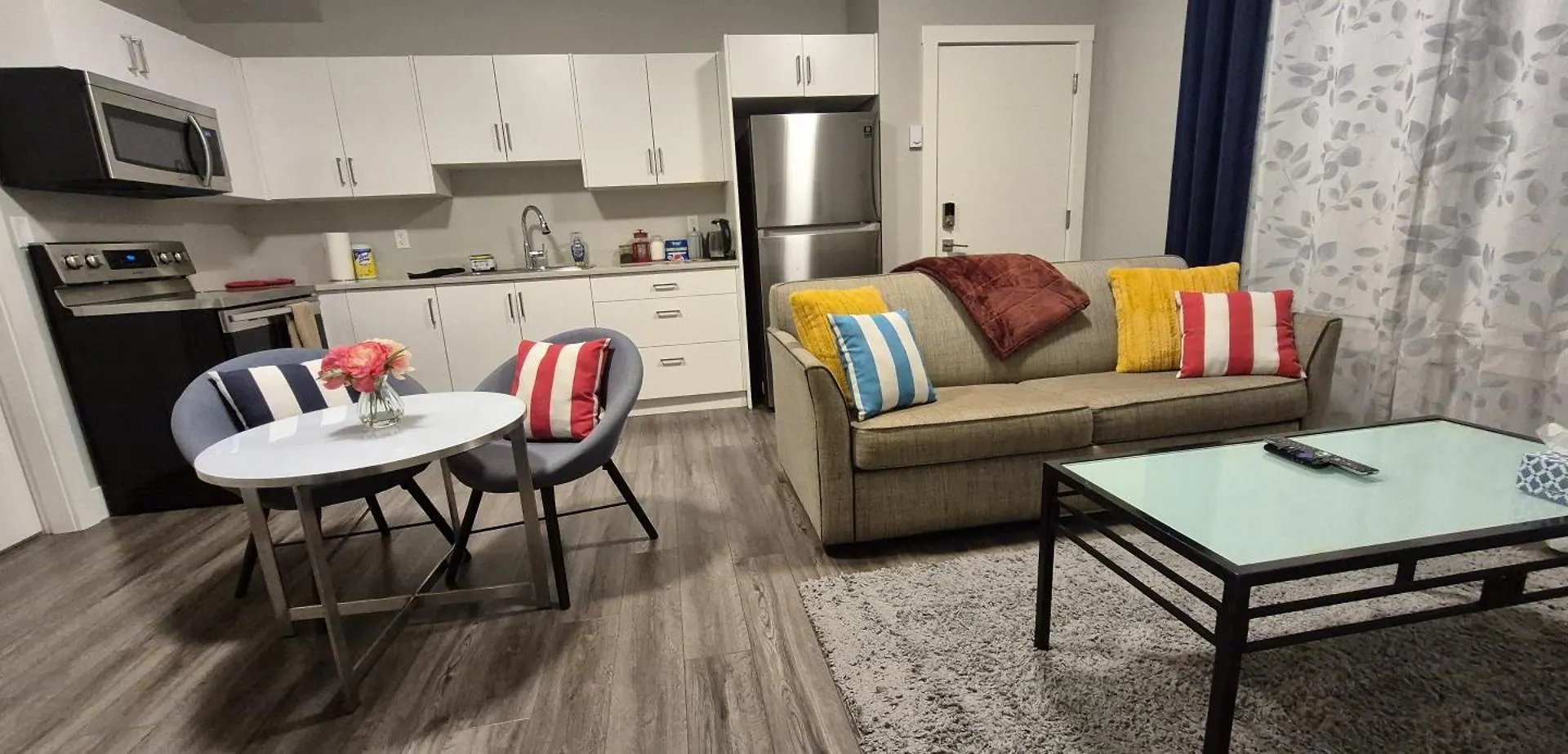 Homestay Two Bedroom Serenity - Complimentary Welcome Treats Canada