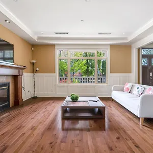  Holiday home Luxurious 5bd Dream House